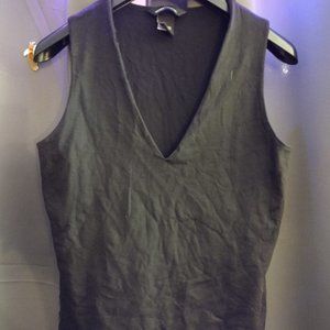Moda v neck tank top size s